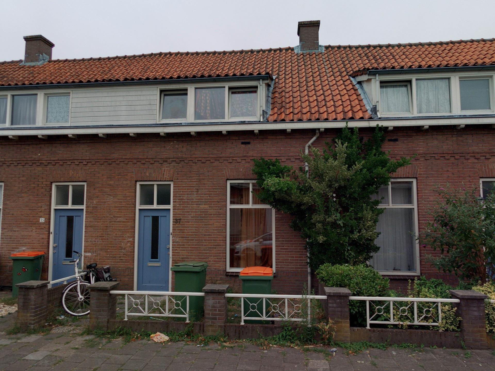 Tussenwoning te huur: Rietmakerstraat 37, Tuinzigt Breda
