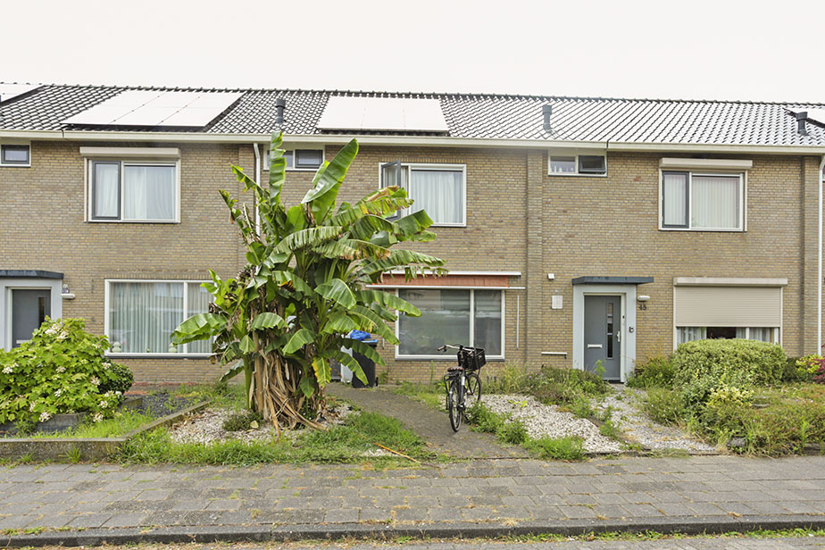 Tussenwoning te huur: Piet Heynstraat 43, Dinteloord Dinteloord