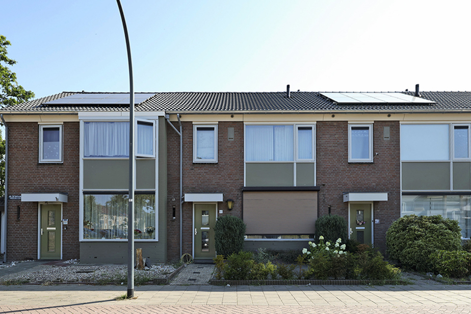 Terraced house for rent: Hildebrandlaan 63, Schrijversbuurt Oosterhout Nb