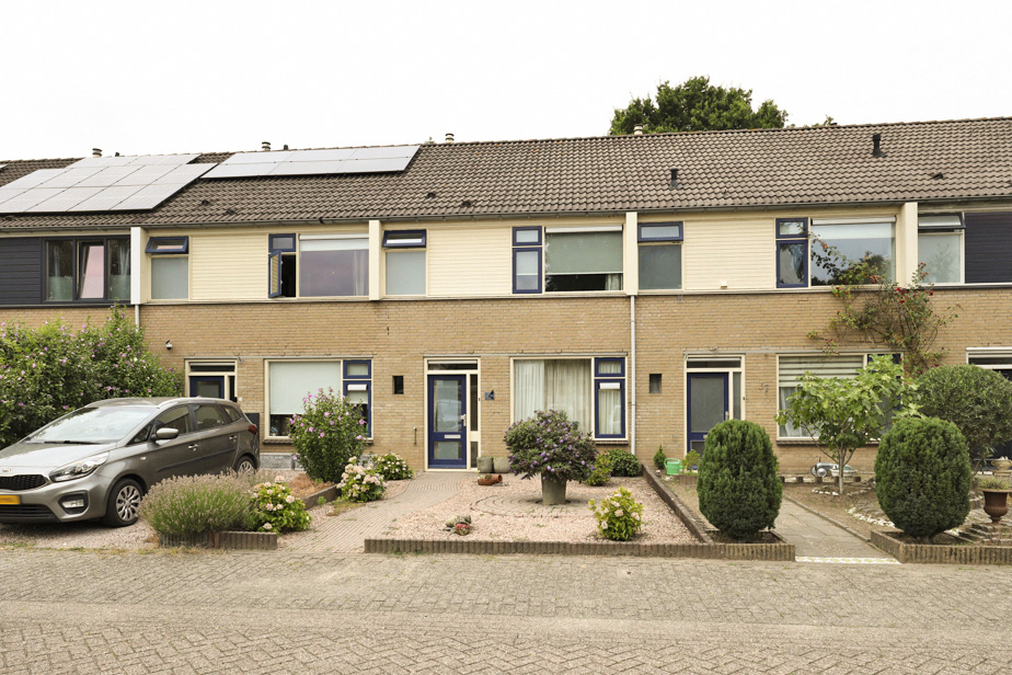 Tussenwoning te huur: Rijvoortshoef 36, Hooipolder en De Hoeven Raamsdonksveer