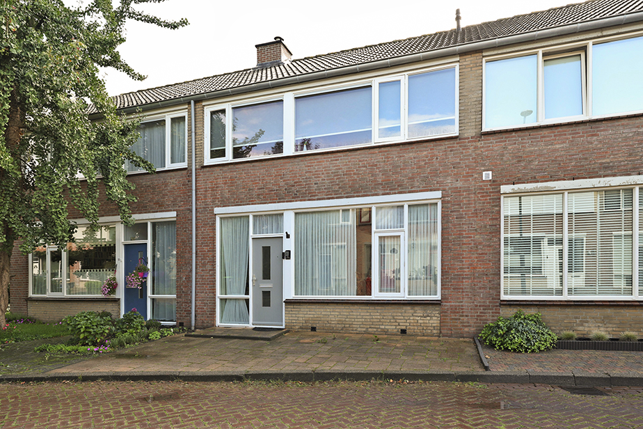 Tussenwoning te huur: van Nuyssenburgstraat 16, Geertruidenberg-West Geertruidenberg