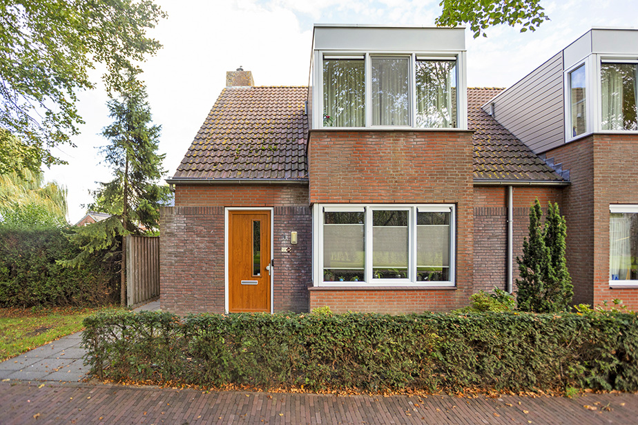 Twee-onder-één-kap te huur: Dr. Poelsstraat 13A, Standdaarbuiten Standdaarbuiten