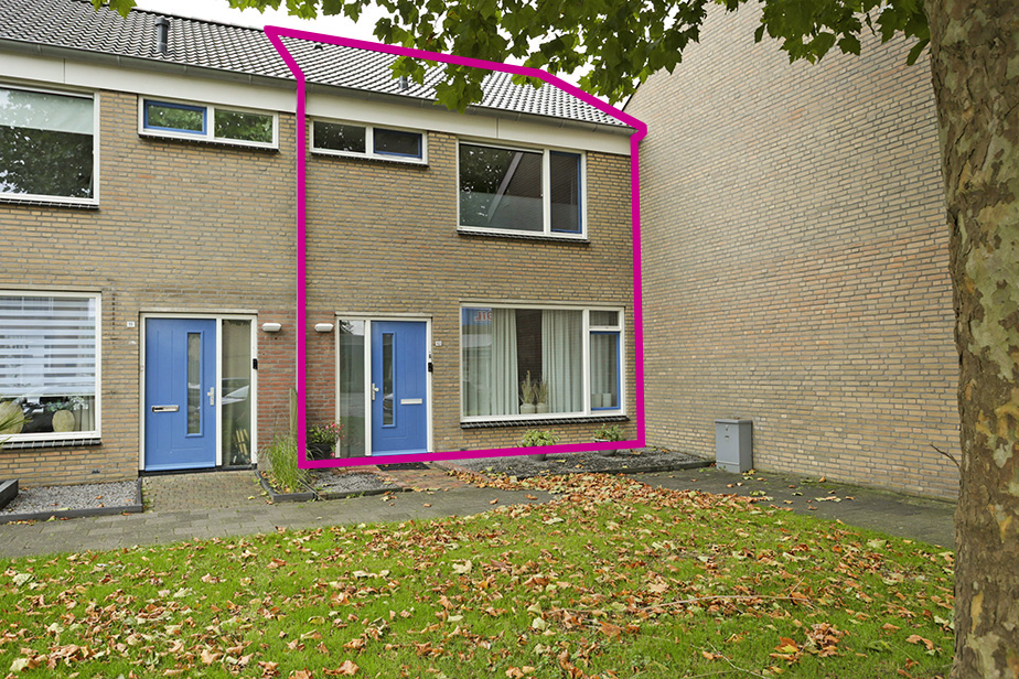 Tussenwoning te huur: Karel Doormanstraat 13, Dinteloord Dinteloord