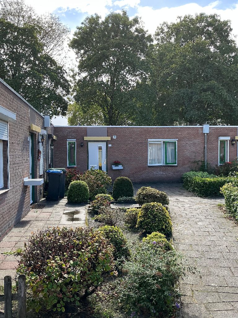 Tussenwoning te huur: Dolomietdijk 69, Kortendijk C Roosendaal
