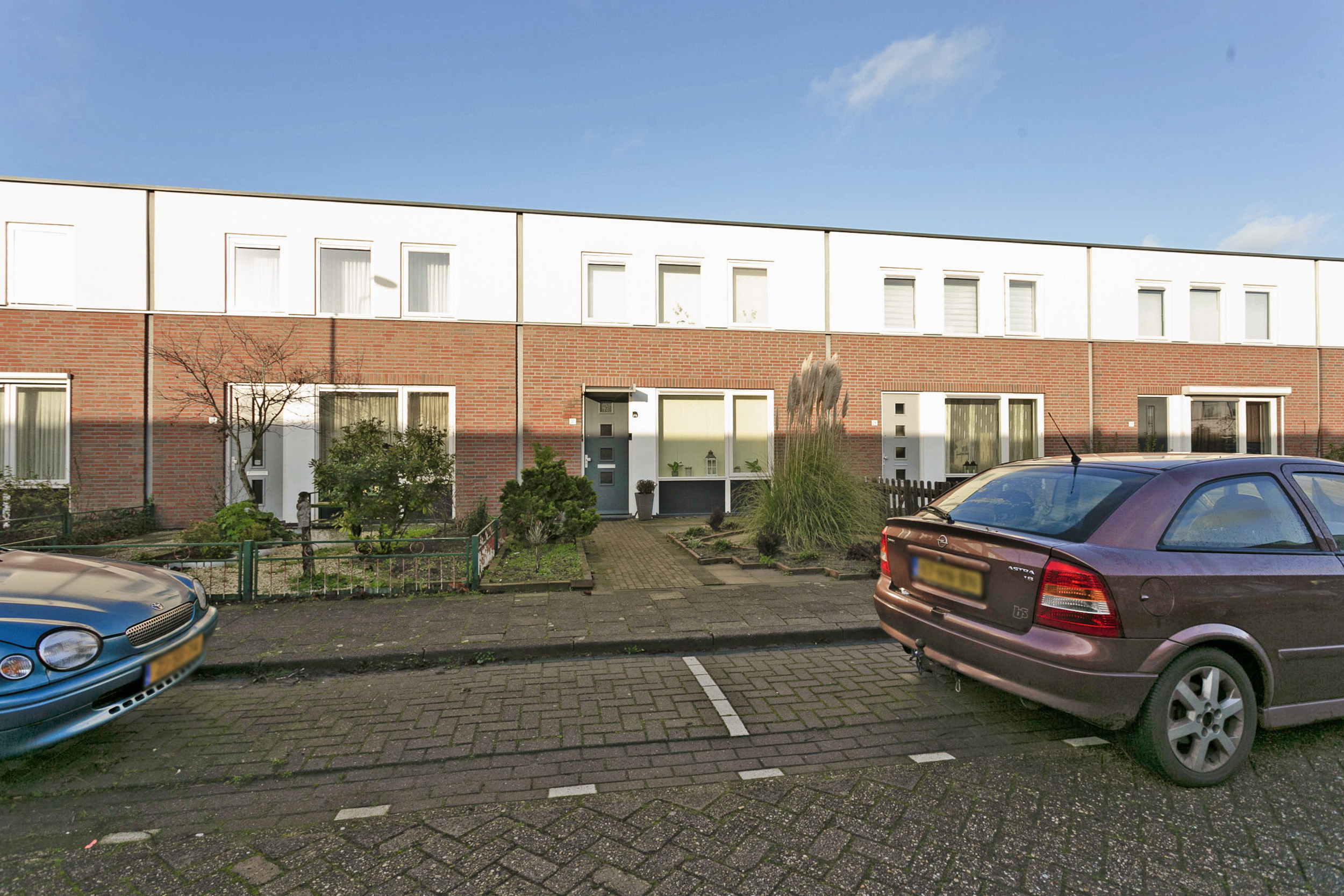 Van Veldekestraat 4, 4904 EZ Oosterhout, Nederland