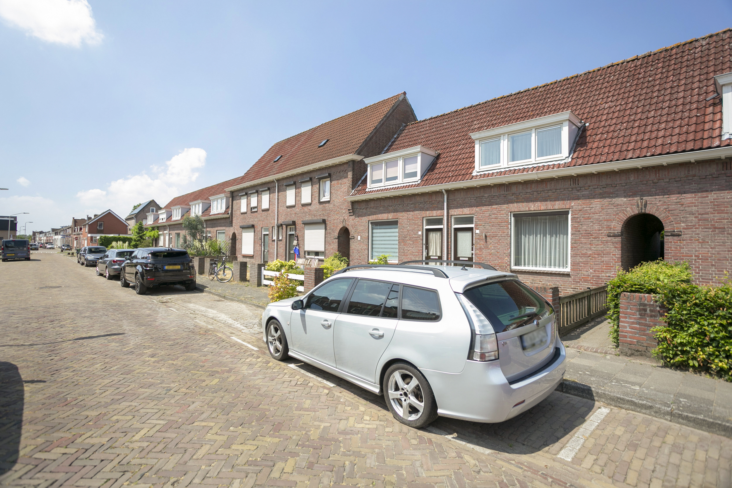 Admiraal de Ruijterstraat 17