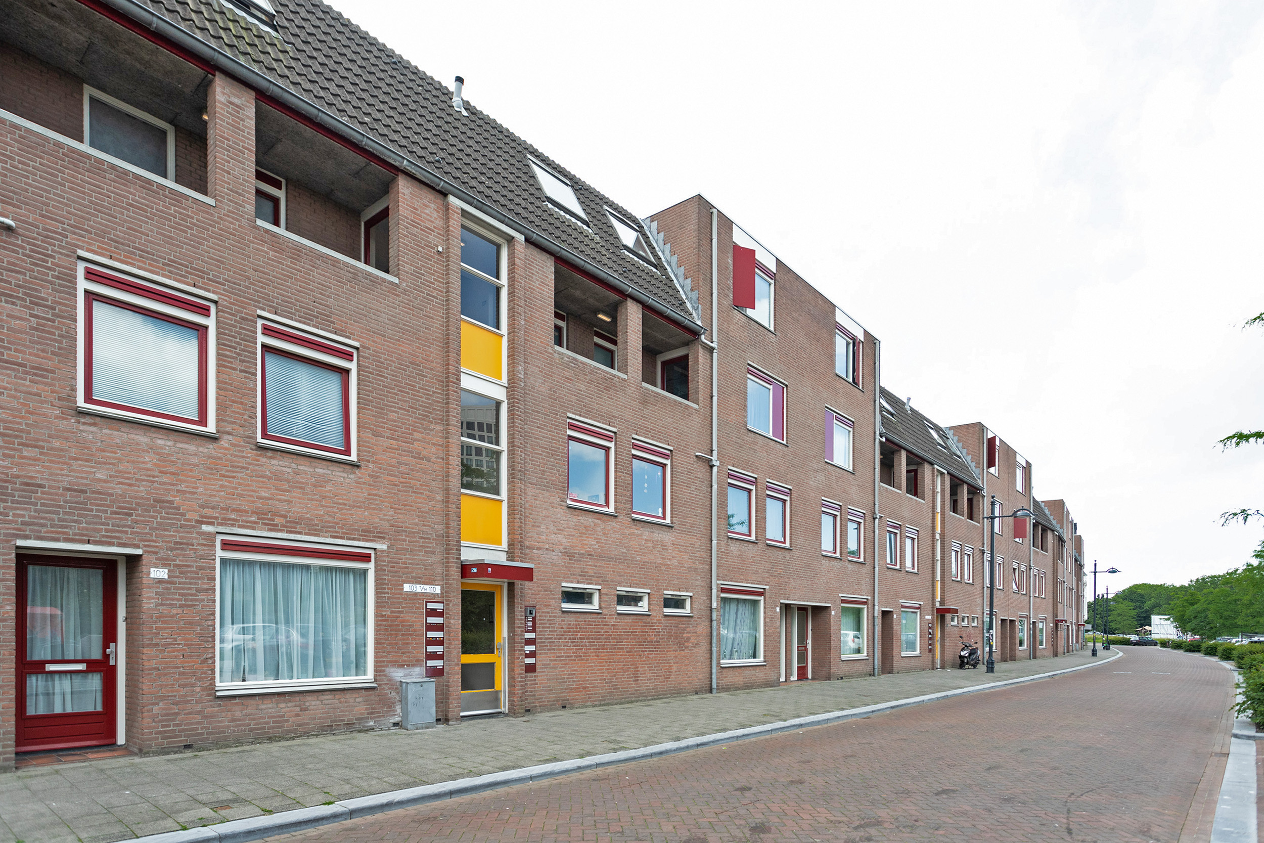 Spoorstraat 105