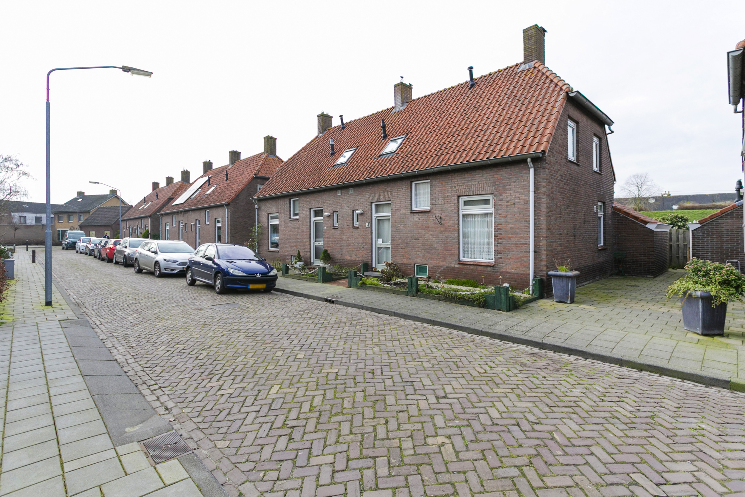 Frisostraat 13, 4765 BR Zevenbergschen Hoek, Nederland