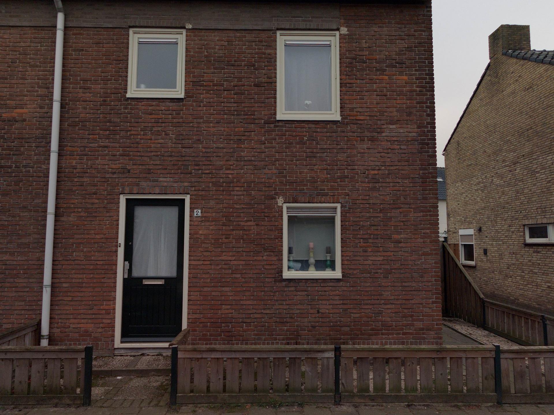 Hoekwoning te huur: Voltastraat 2, Kalsdonk Roosendaal