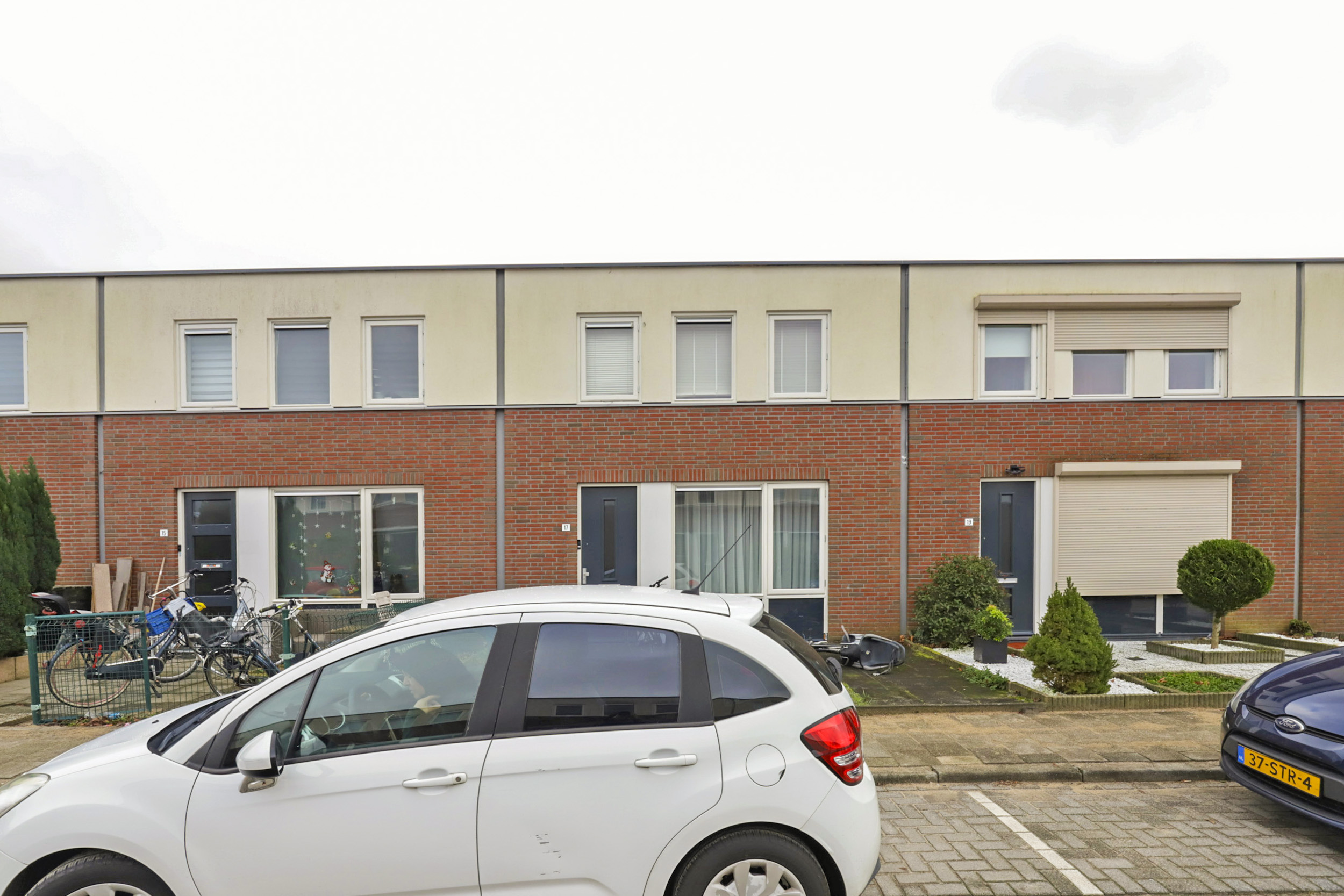 Van Veldekestraat 17, 4904 EZ Oosterhout, Nederland