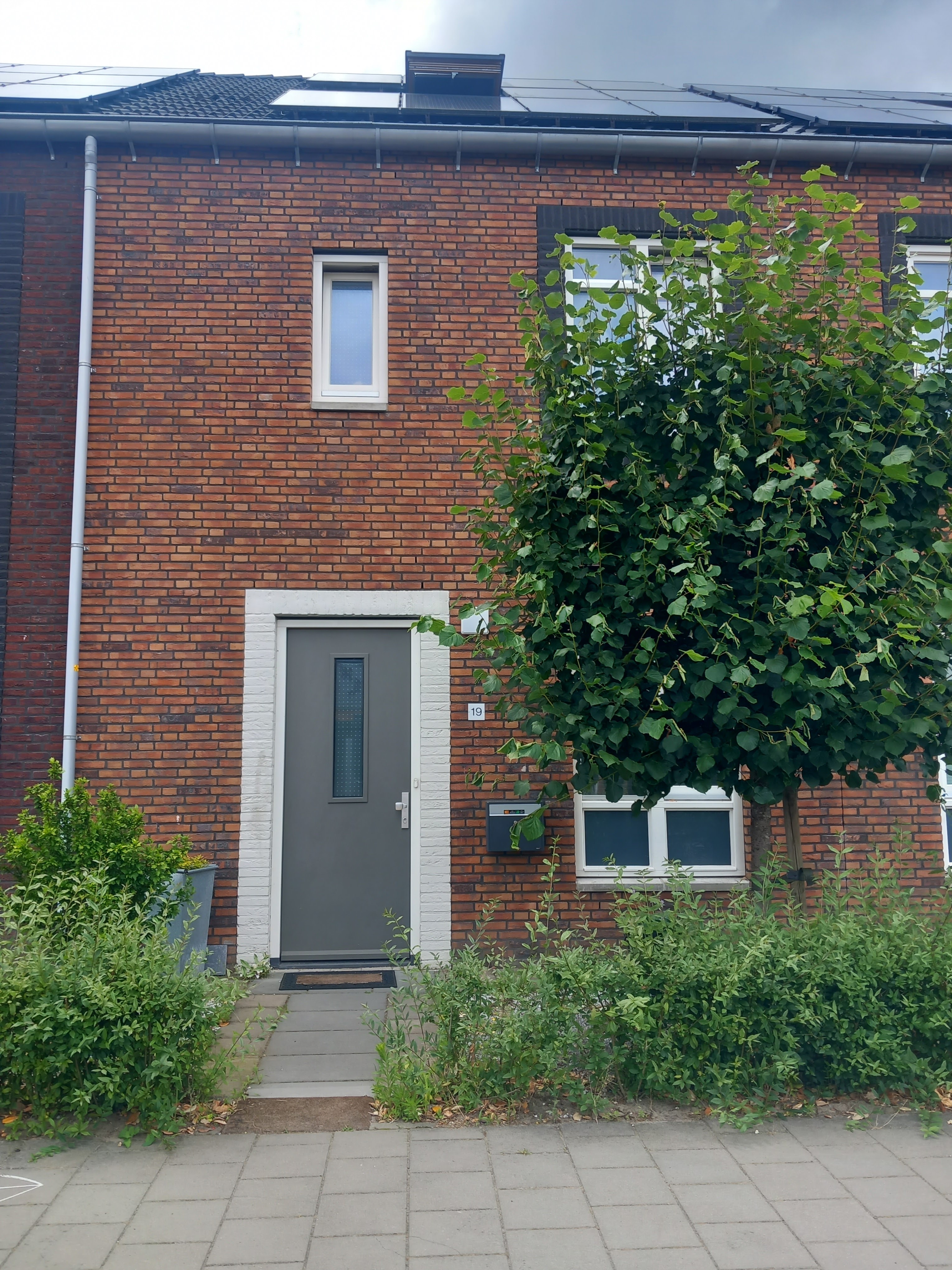 Huurwoning: Amaliastraat 19 in St. Willebrord - €858 per maand - 113m²