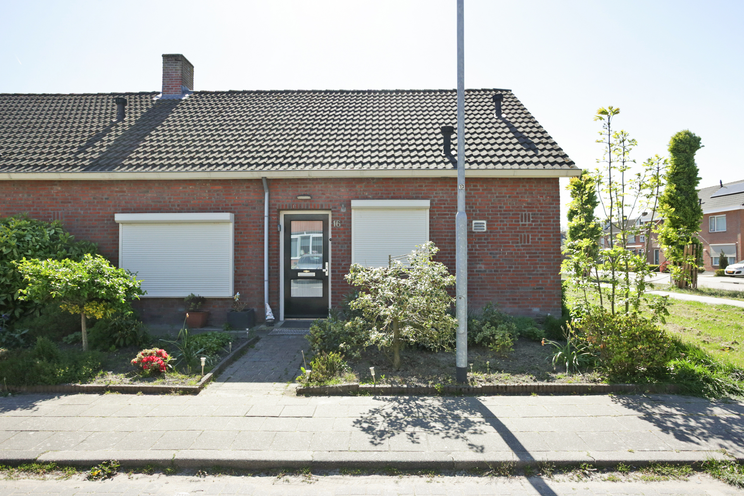 Hoekwoning te huur: Suikerhoek 16, Standdaarbuiten Standdaarbuiten