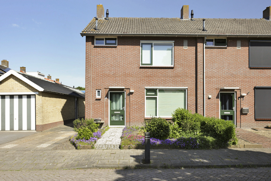 Hoekwoning te huur: Irenestraat 1, Moerdijk Moerdijk