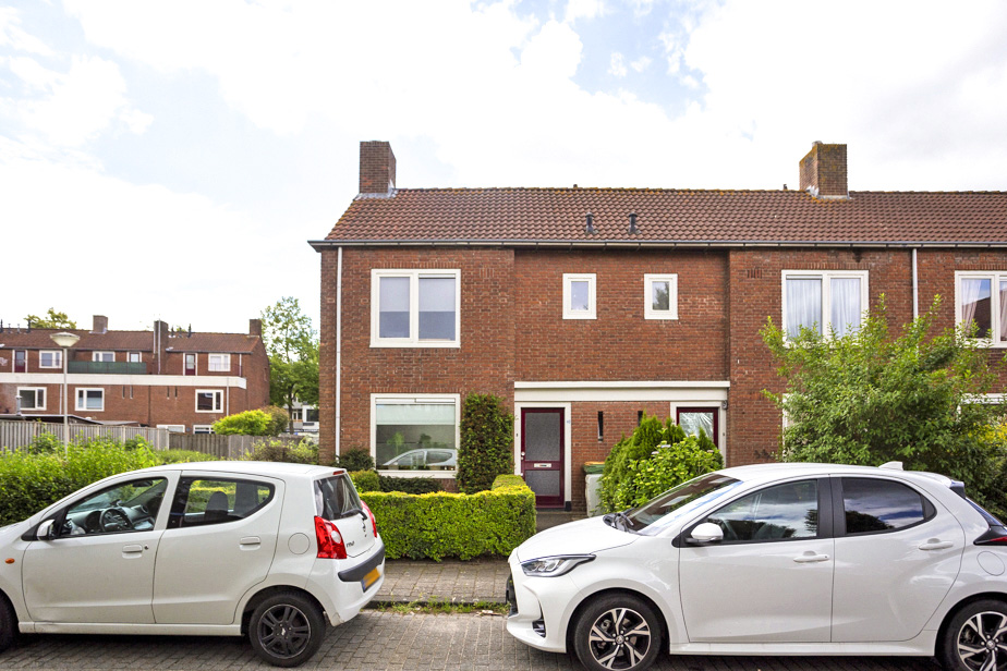 Hoekwoning te huur: Buffelstraat 46, Brabantpark Breda
