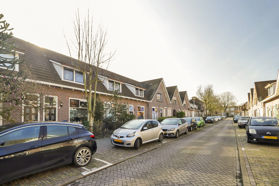 Terraced house for rent: Ernst Casimirstraat 7, Fellenoord Breda